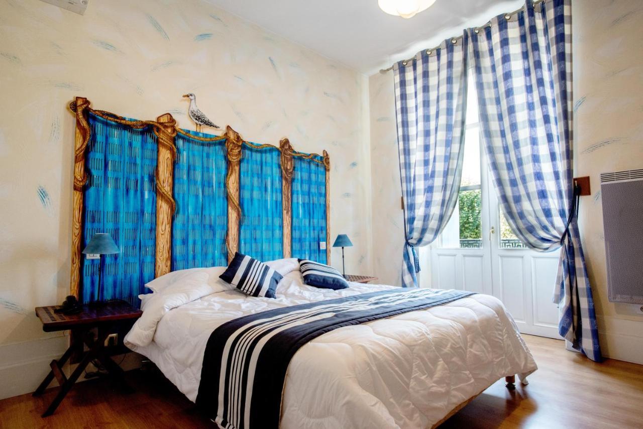 Logis Hotel De La Tour Libourne Exterior photo