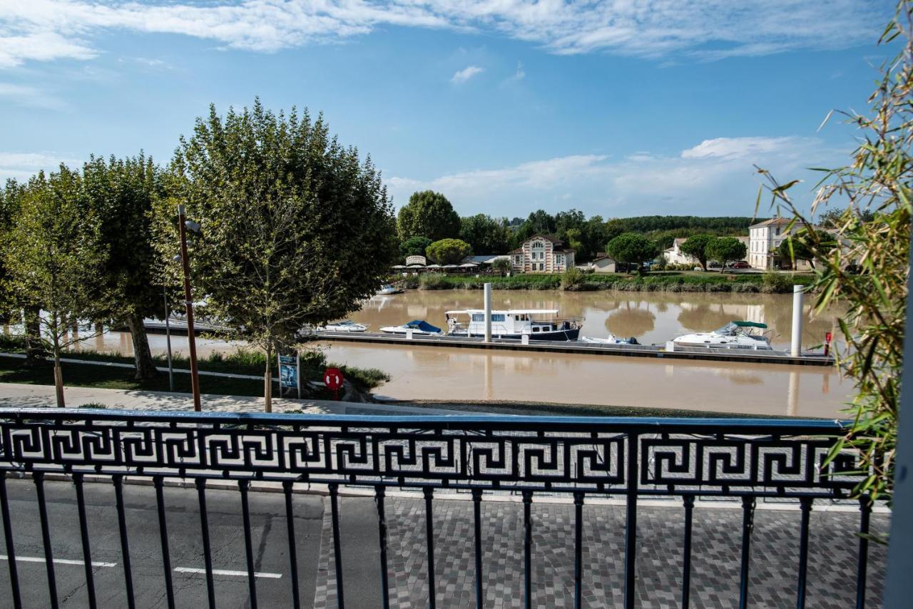 Logis Hotel De La Tour Libourne Exterior photo