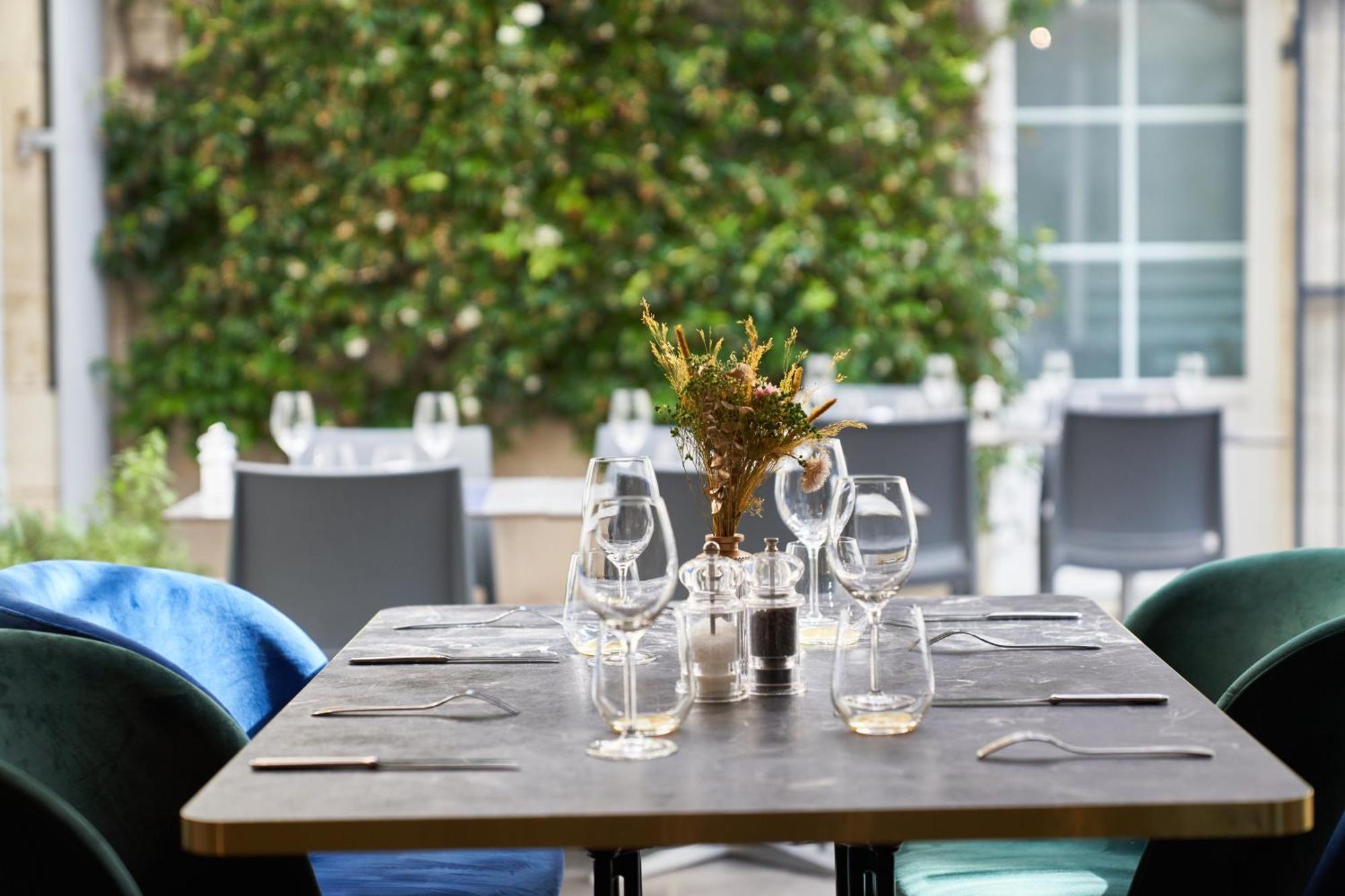 Logis Hotel De La Tour Libourne Exterior photo