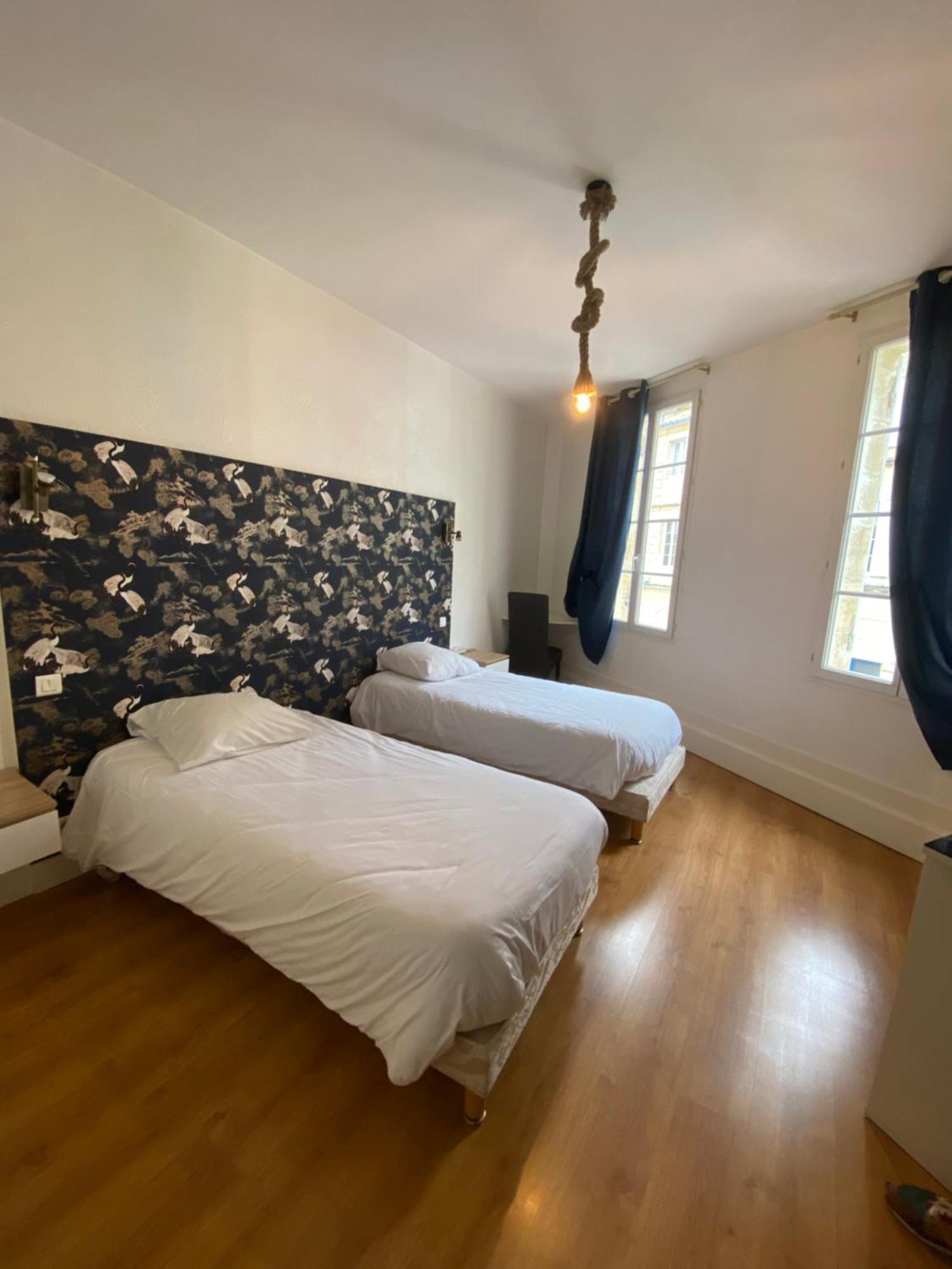 Logis Hotel De La Tour Libourne Exterior photo